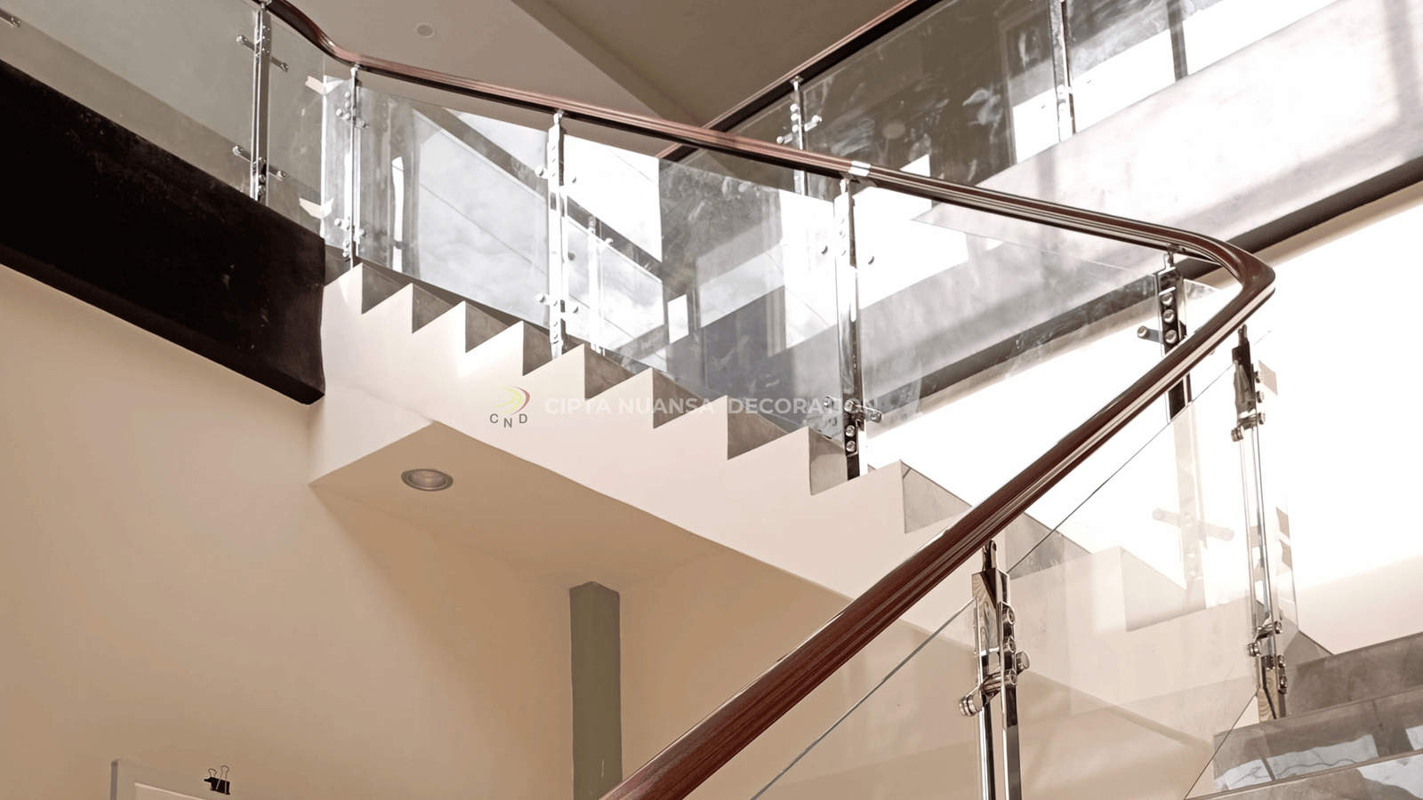 Pemasangan Railing Kaca CNR 141